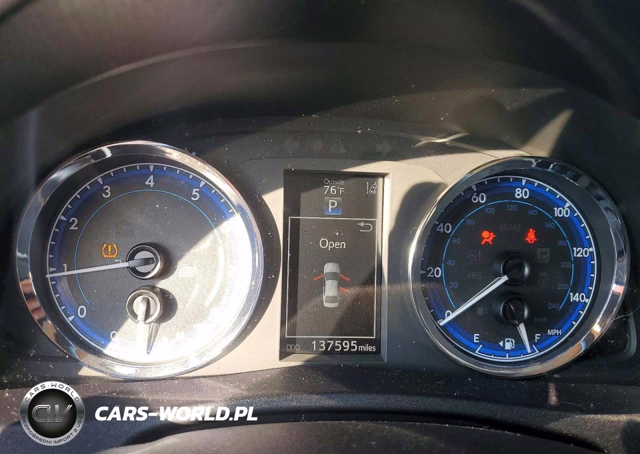 2018 Toyota Corolla Se VIN:2T1BURHE8JC012650 - 9