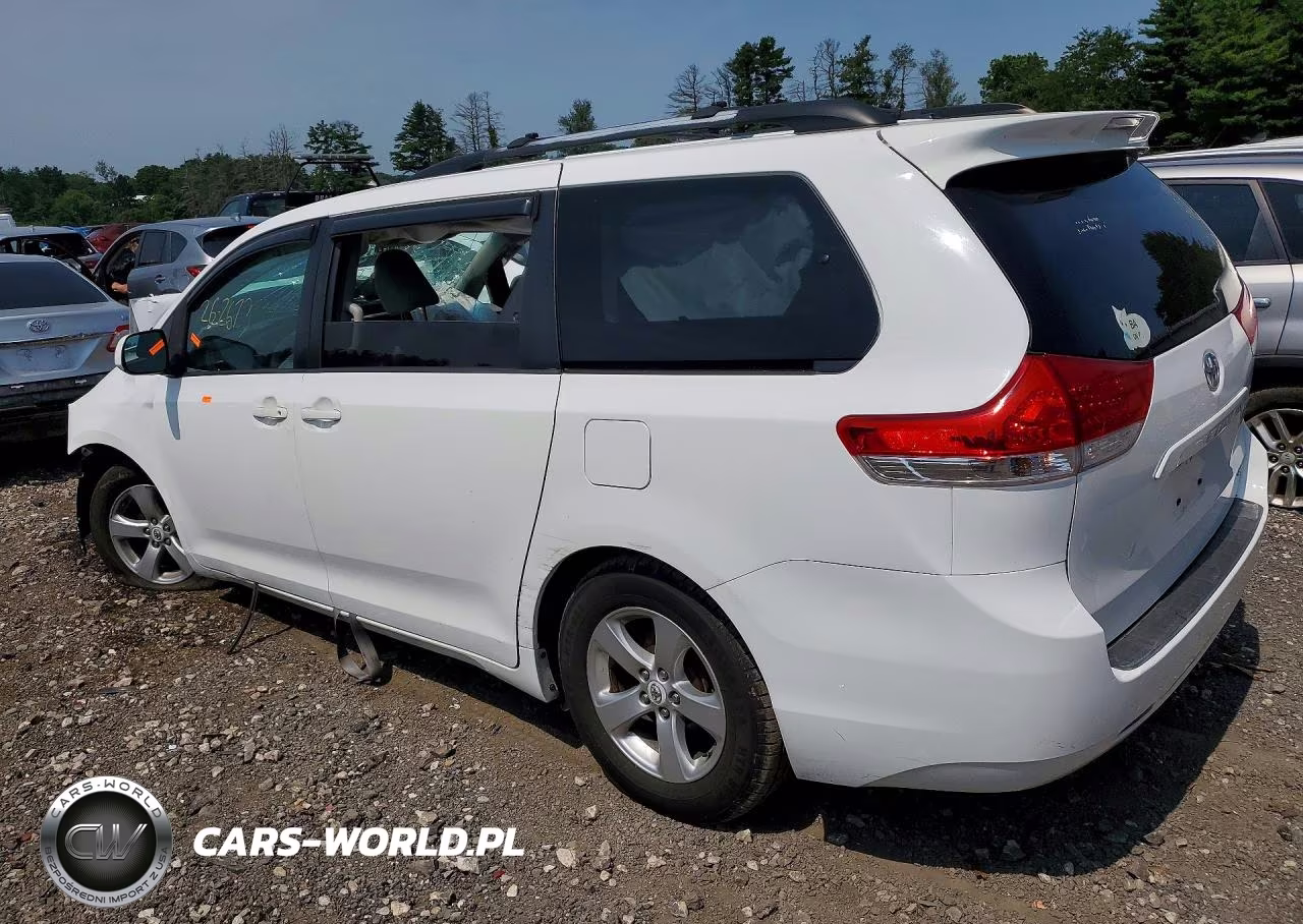 2012 Toyota Sienna Le VIN:5TDKK3DC4CS214256 - 2