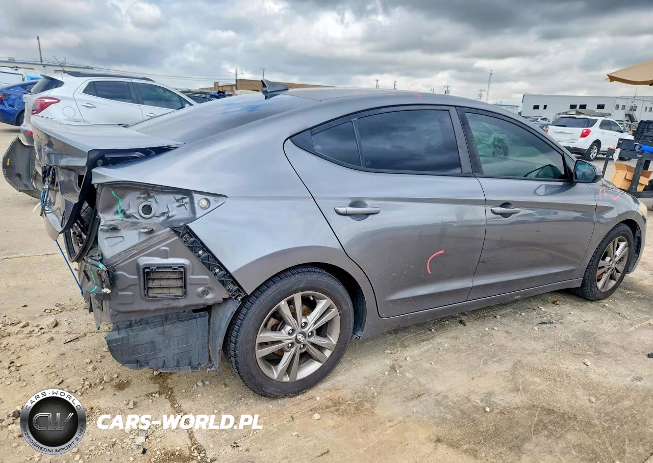 2018 Hyundai Elantra Sel VIN:5NPD84LF9JH368330 - 3