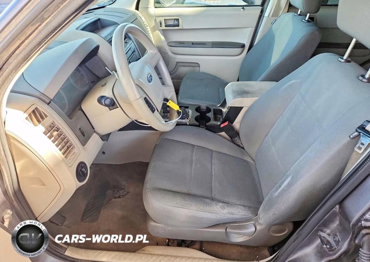 2010 Ford Escape Xls VIN:1FMCU0C70AKC82958 - 7