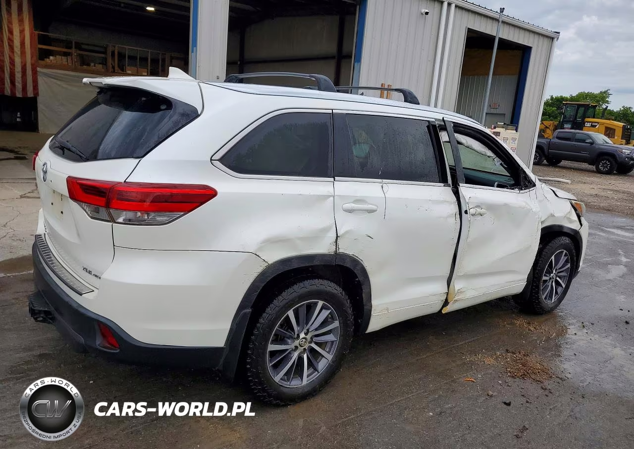 2017 Toyota Highlander Xle VIN:5TDJZRFH9HS431327 - 3