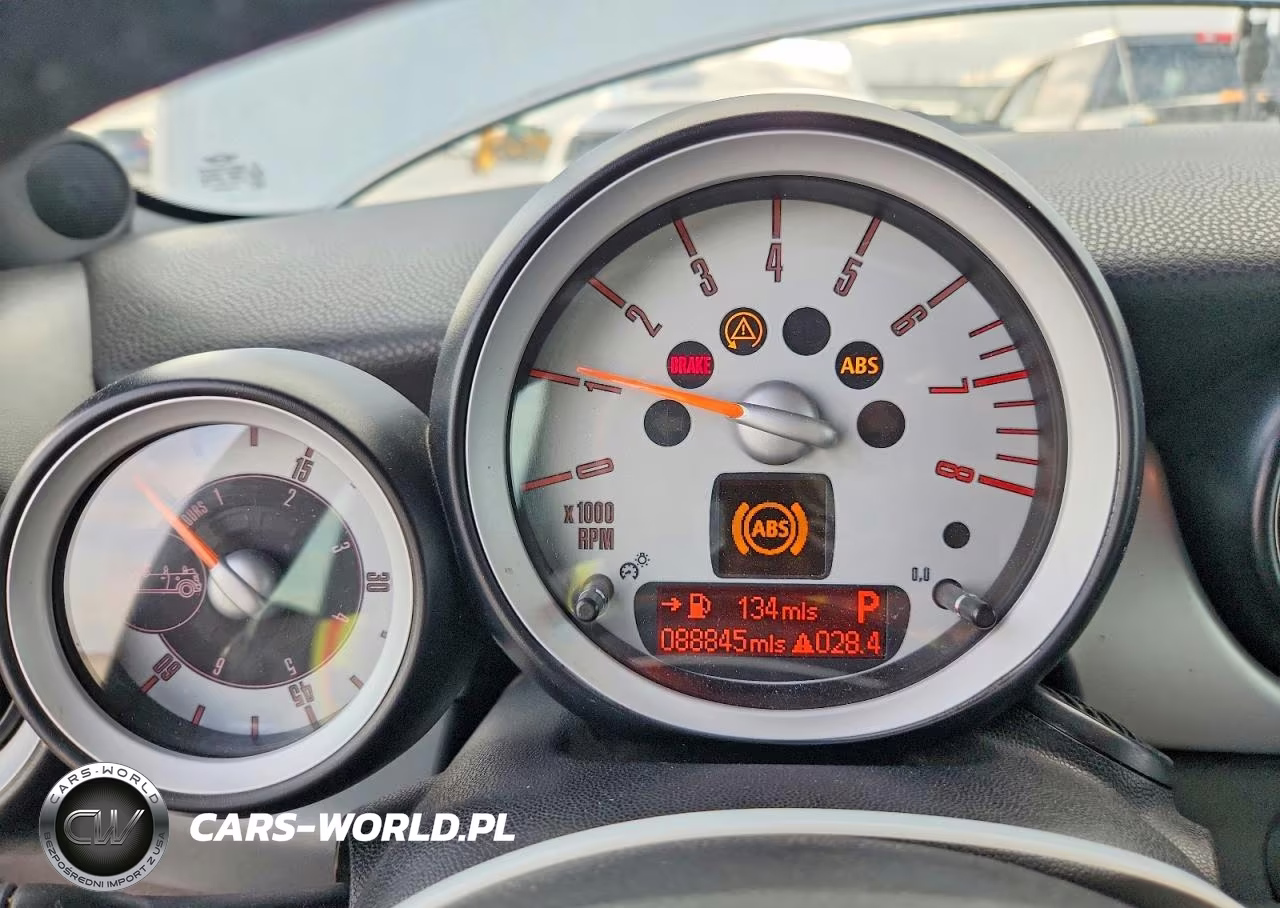 2009 Mini Cooper VIN:WMWMR33599TU96005 - 9