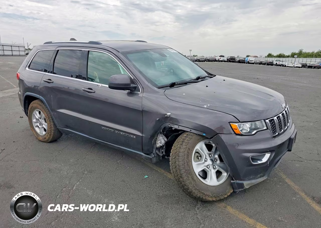 2017 Jeep Grand Cherokee Laredo VIN:1C4RJFAG8HC772677 - 4