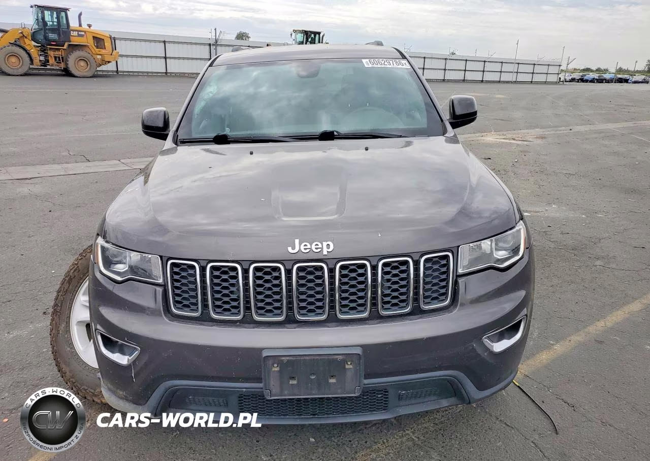2017 Jeep Grand Cherokee Laredo VIN:1C4RJFAG8HC772677 - 5