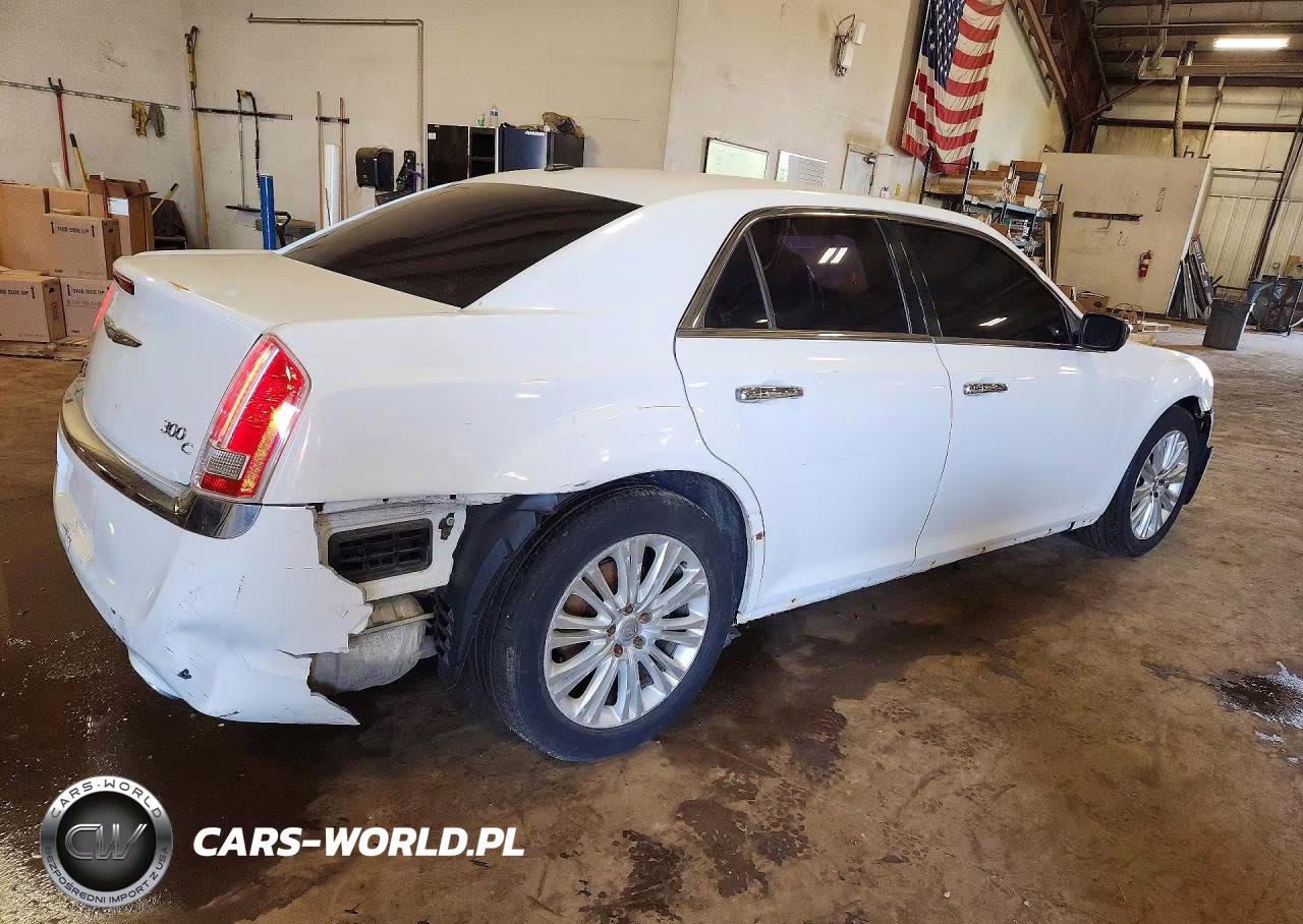 2013 Chrysler 300C VIN:2C3CCAKG8DH611162 - 3