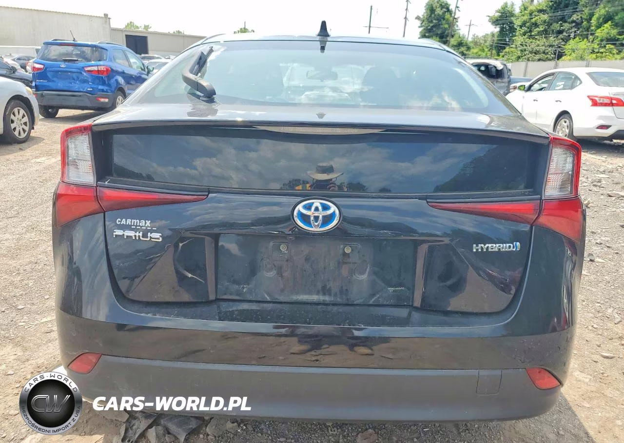 2021 Toyota Prius Le VIN:JTDKAMFU2M3147206 - 6