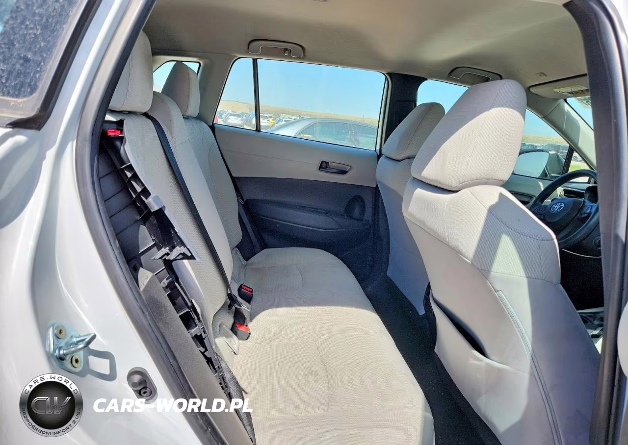 2024 Toyota Corolla Cross L VIN:7MUAAAAG0RV083187 - 10