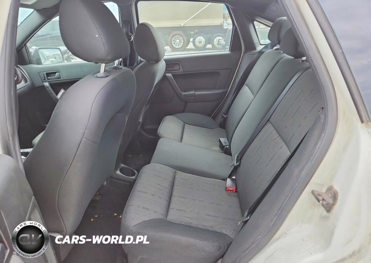 2010 Ford Focus Se VIN:1FAHP3FN1AW214356 - 10