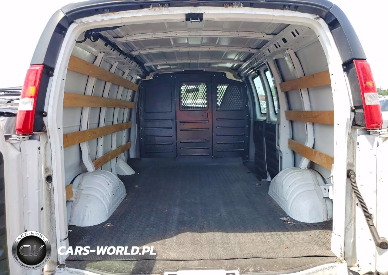 2020 GMC Savana G2500 VIN:1GTW7AFG7L1264251 - 10