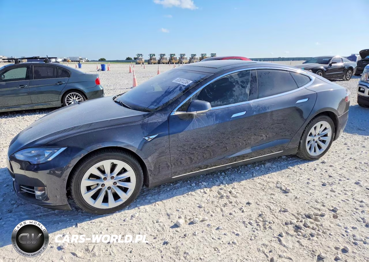 2015 Tesla Model S – zdjęcie 1 z 12