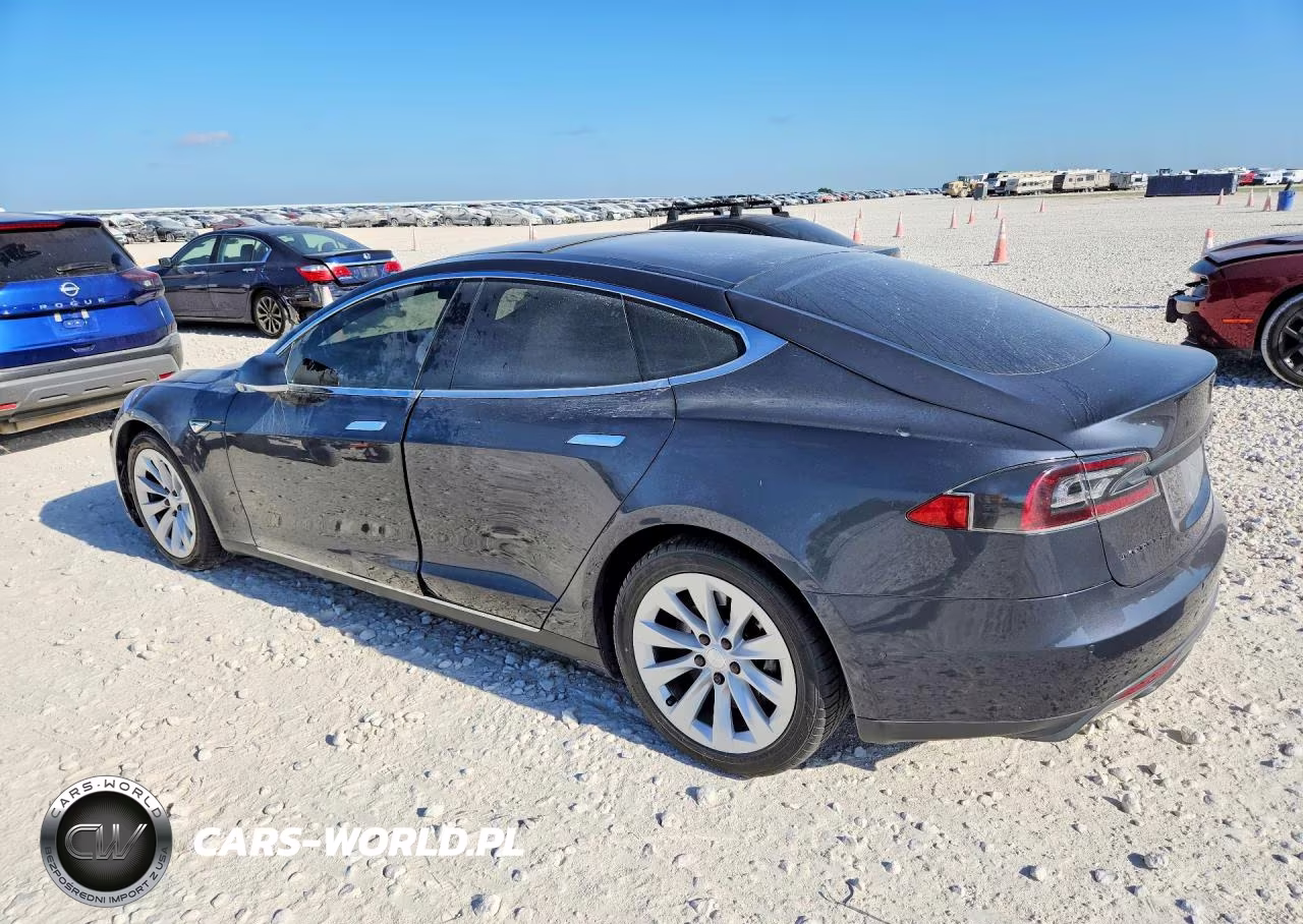 2015 Tesla Model S VIN:5YJSA1E27FF112486 - 2
