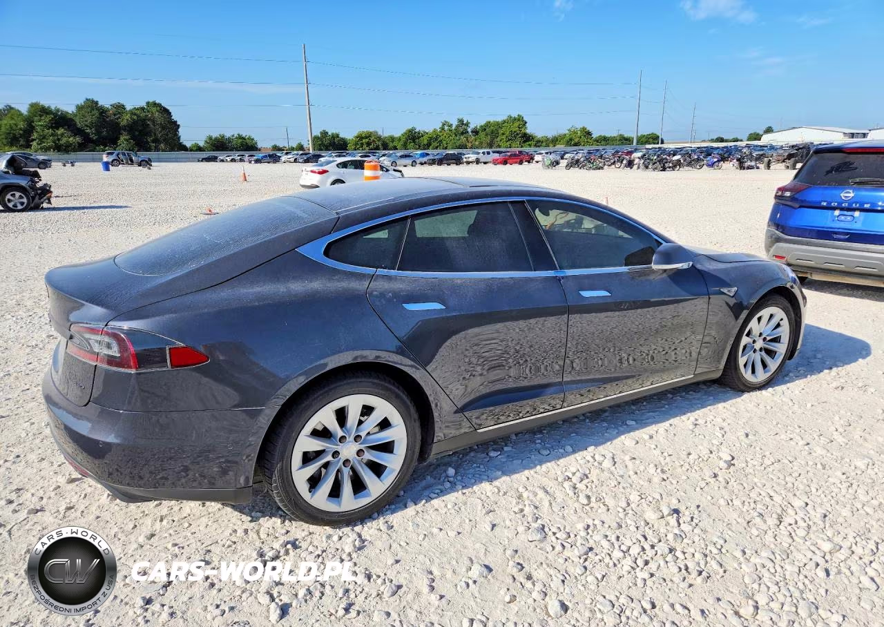 2015 Tesla Model S VIN:5YJSA1E27FF112486 - 3