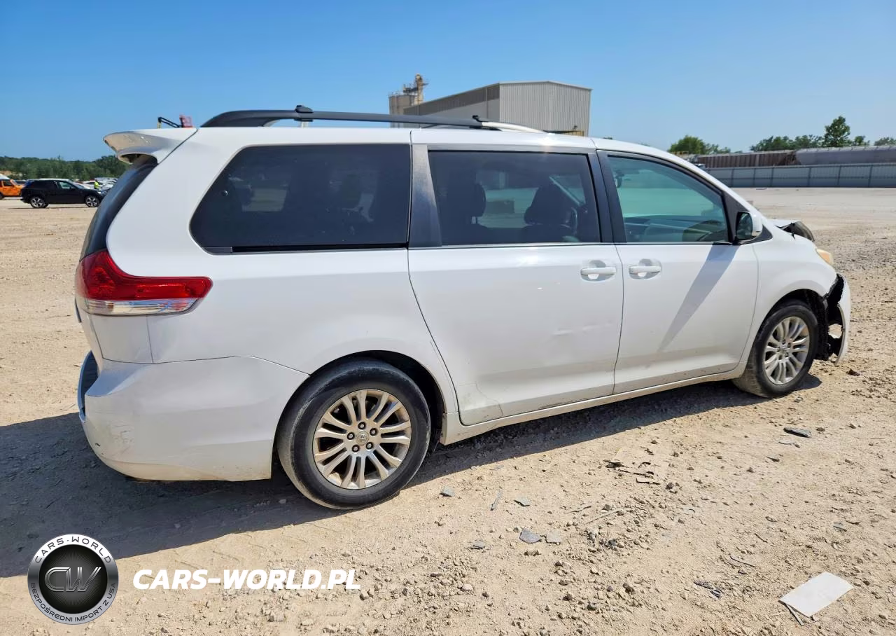 2012 Toyota Sienna Xle 8-Passenger VIN:5TDYK3DC6CS247558 - 3