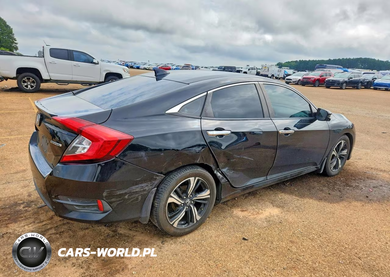 2017 Honda Civic Touring VIN:19XFC1F9XHE000555 - 3