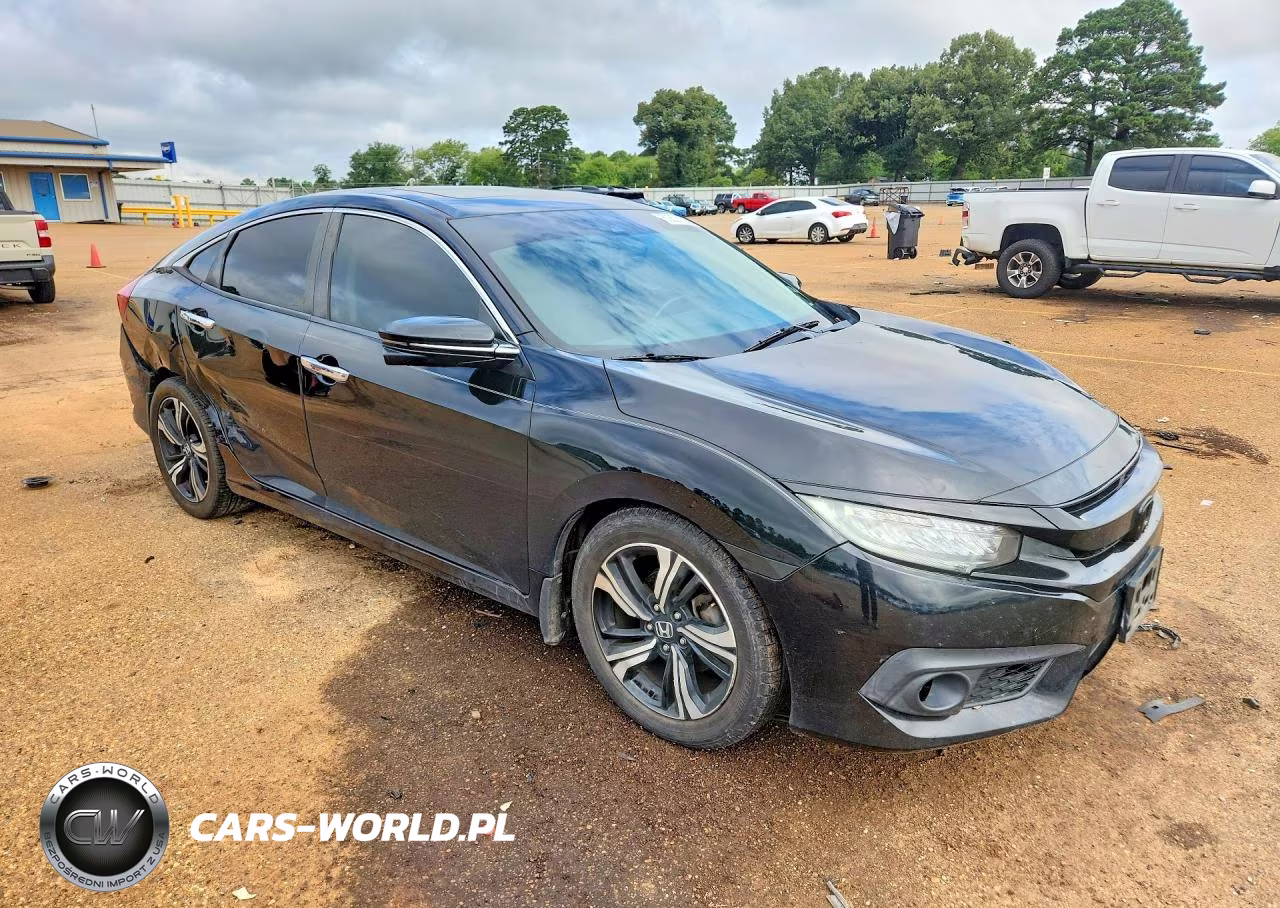 2017 Honda Civic Touring VIN:19XFC1F9XHE000555 - 4