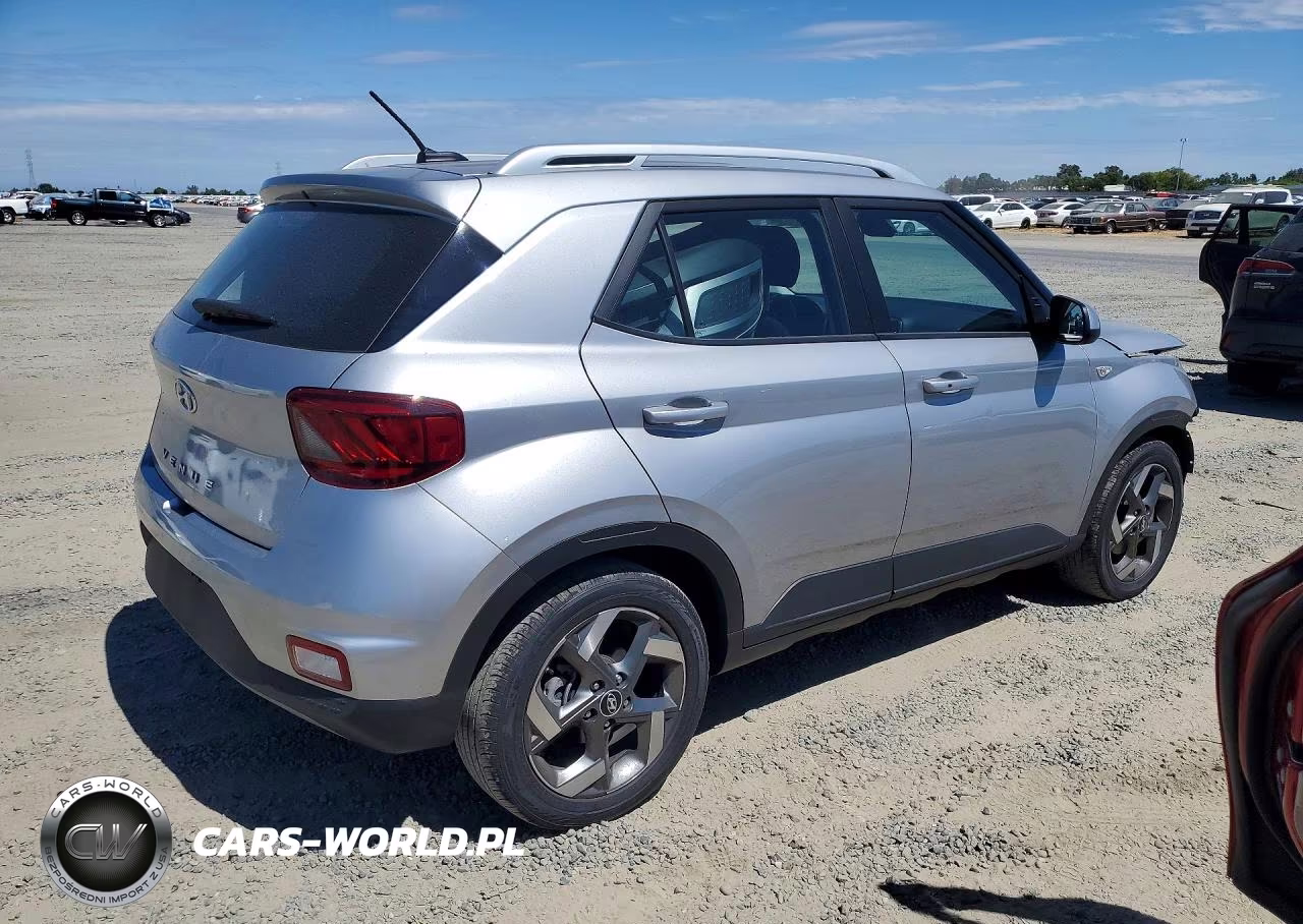 2025 Hyundai Venue Sel VIN:KMHRC8A3XSU382518 - 3
