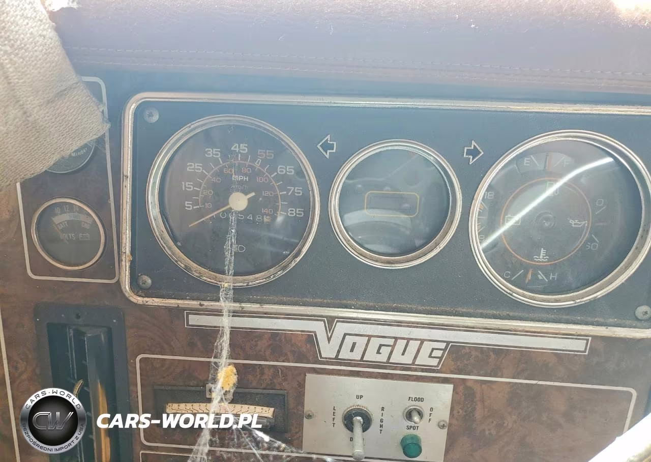 1982 Chevrolet P30 VIN:1GBKP37W7C3322495 - 8