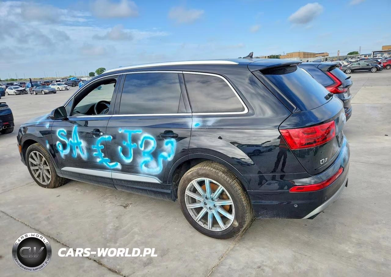 2019 Audi Q7 Premium Plus VIN:WA1LAAF7XKD011758 - 2
