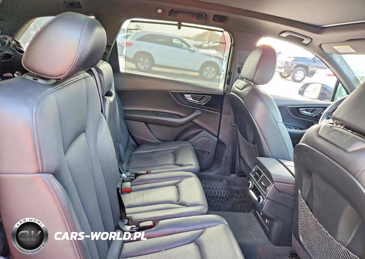 2019 Audi Q7 Premium Plus VIN:WA1LAAF7XKD011758 - 9