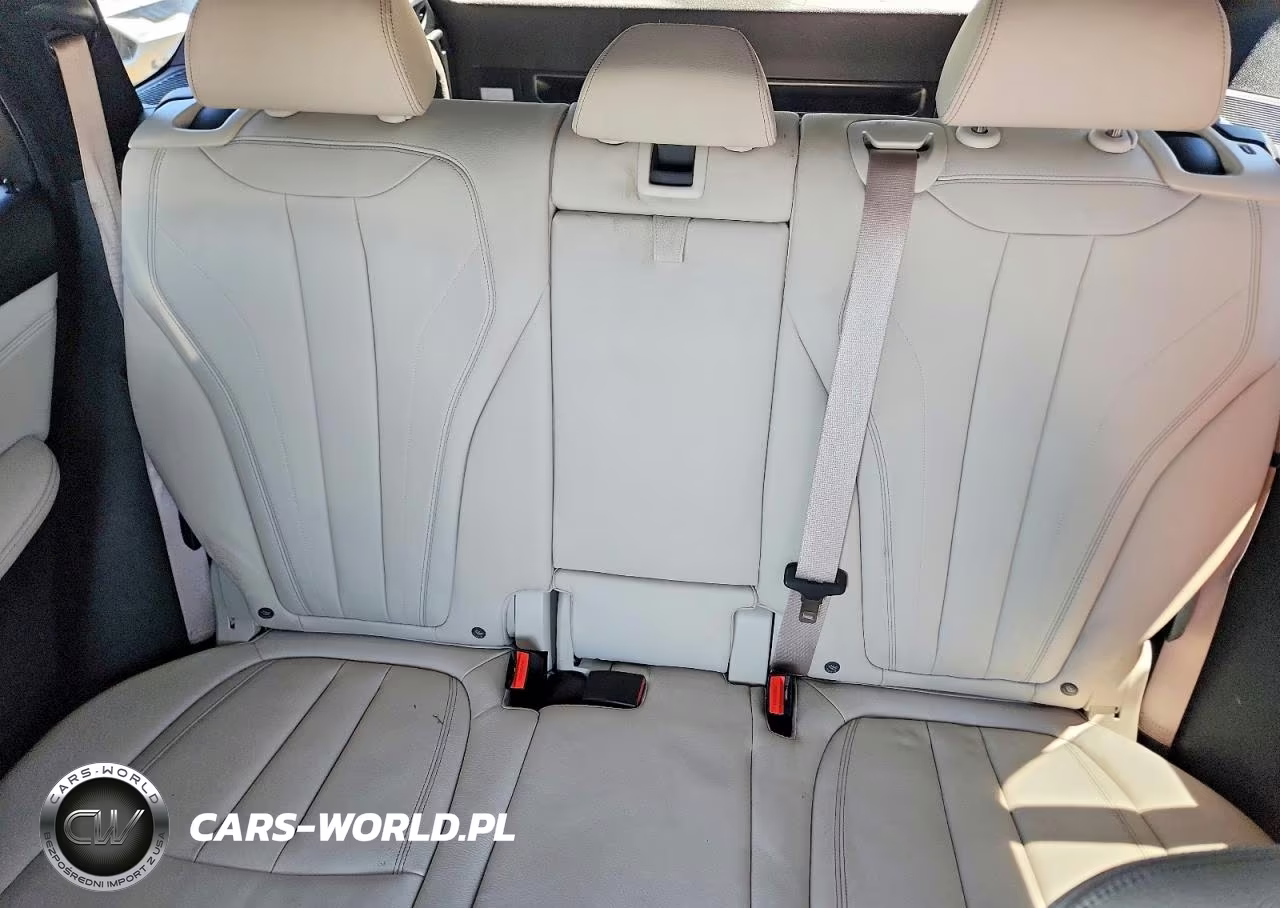 2017 BMW X5 xDrive35I VIN:5UXKR0C37H0V84427 - 10