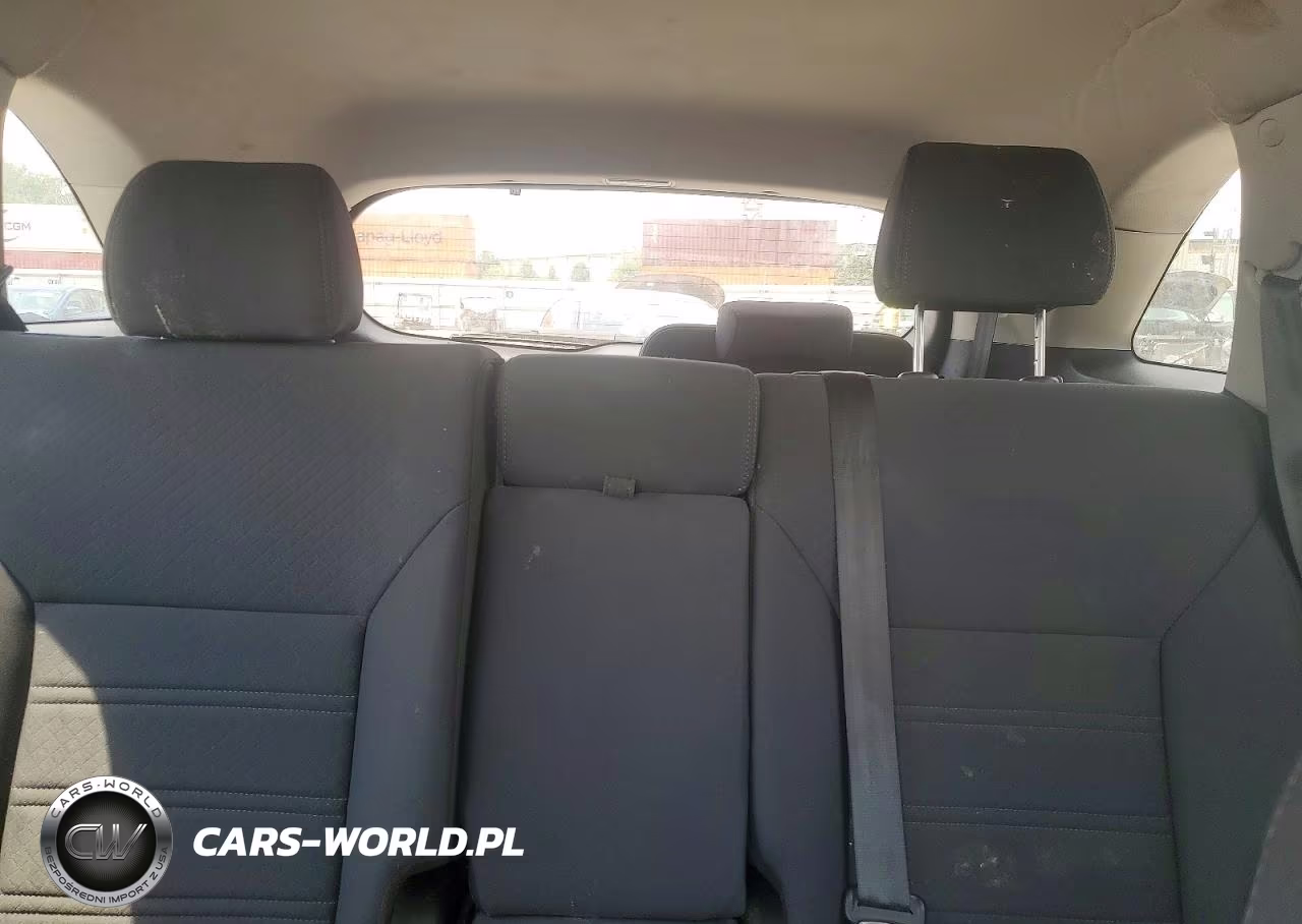 2019 Kia Sorento L VIN:5XYPG4A33KG479697 - 10