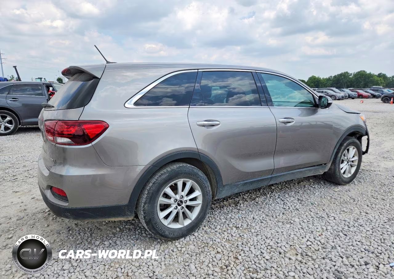 2019 Kia Sorento L VIN:5XYPG4A33KG479697 - 3