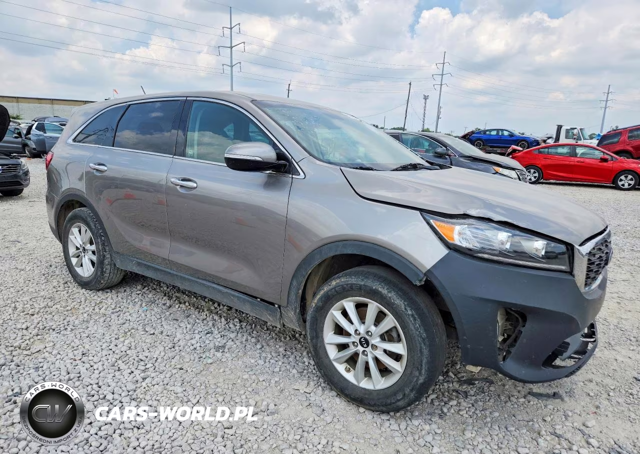 2019 Kia Sorento L VIN:5XYPG4A33KG479697 - 4