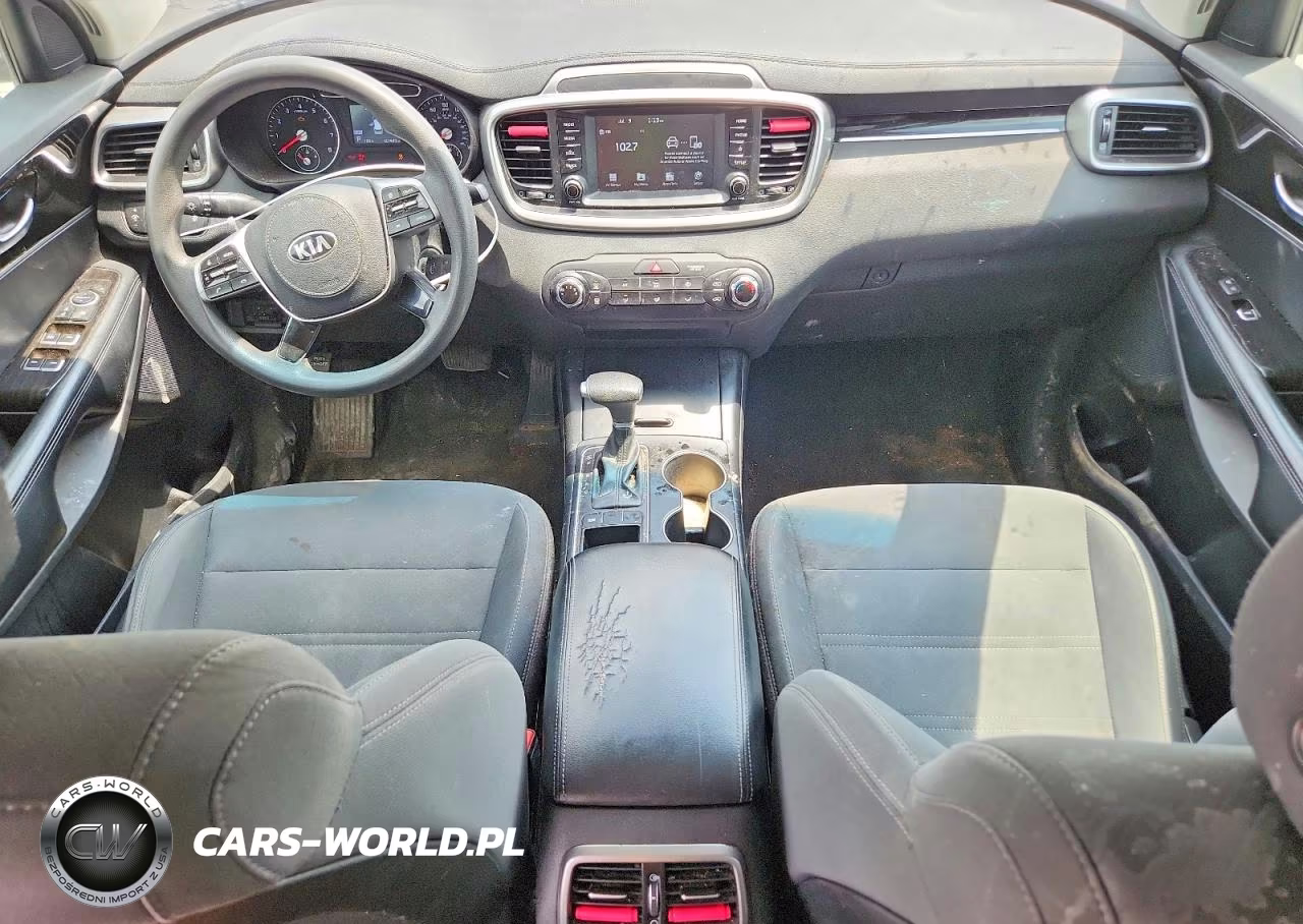 2019 Kia Sorento L VIN:5XYPG4A33KG479697 - 8