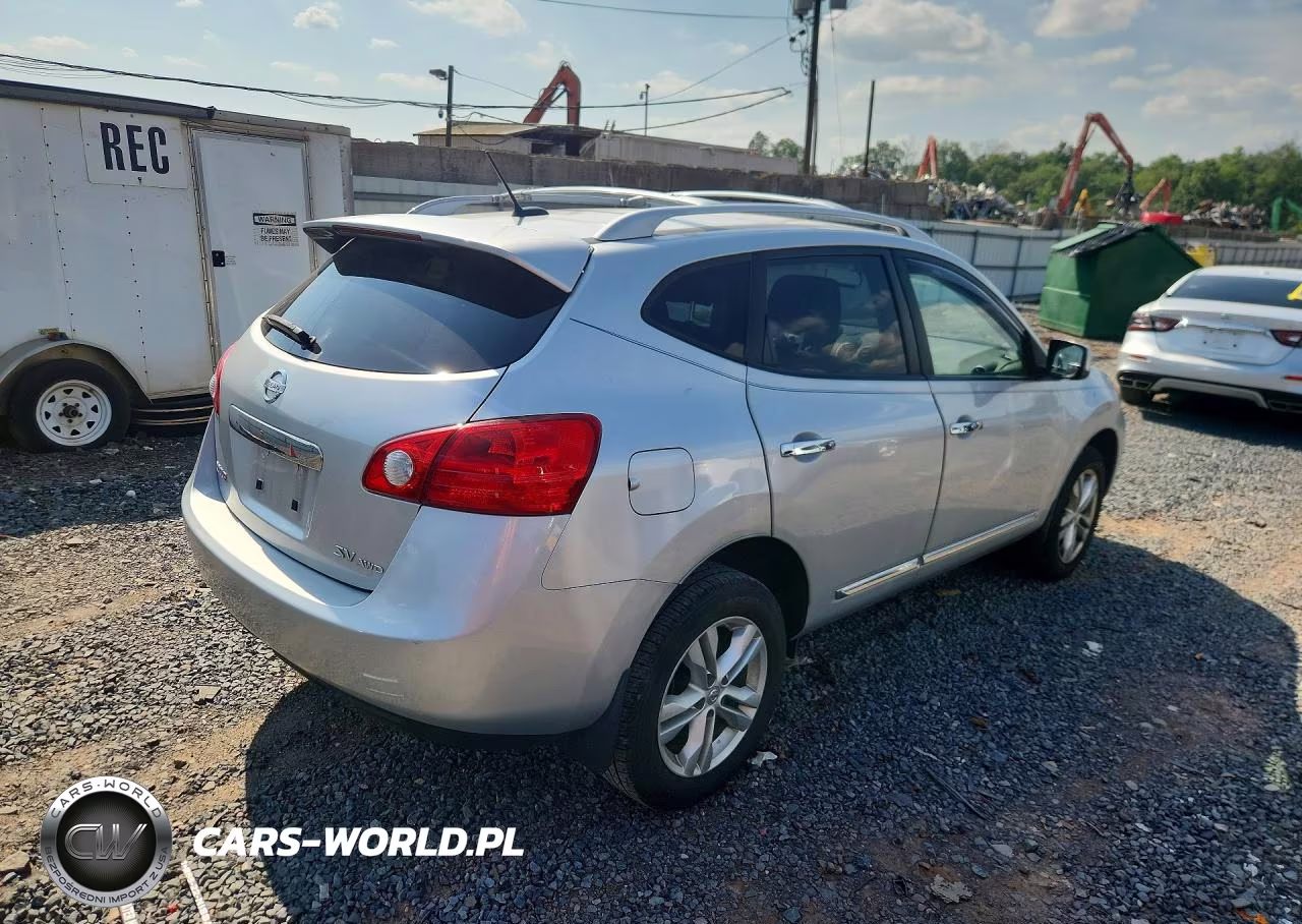 2013 Nissan Rogue S VIN:JN8AS5MV2DW615061 - 3