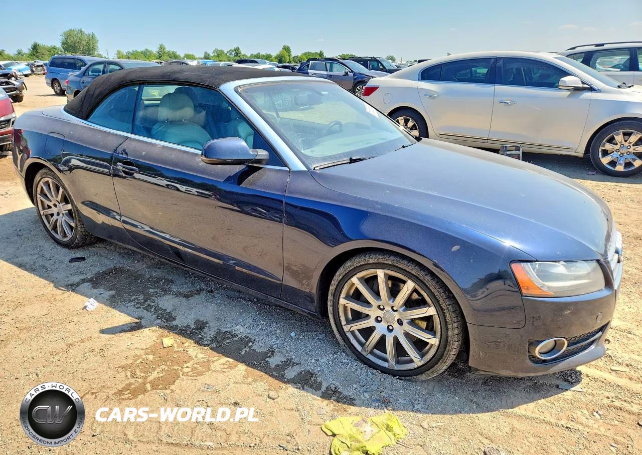 2010 Audi A5 Premium Plus VIN:WAULFAFHXAN012477 - 4