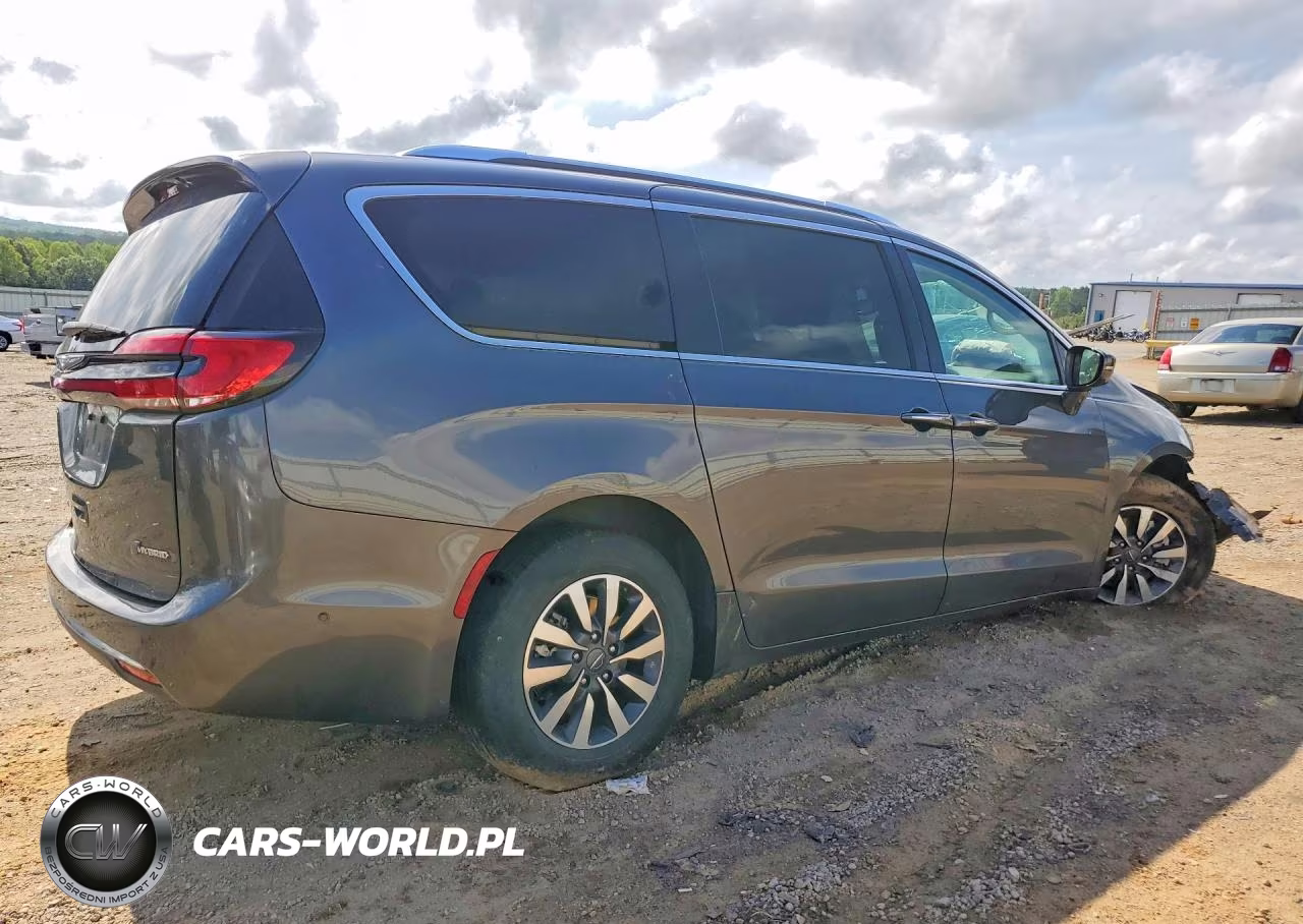 2021 Chrysler Pacifica Hybrid Touring L VIN:2C4RC1L79MR581281 - 3