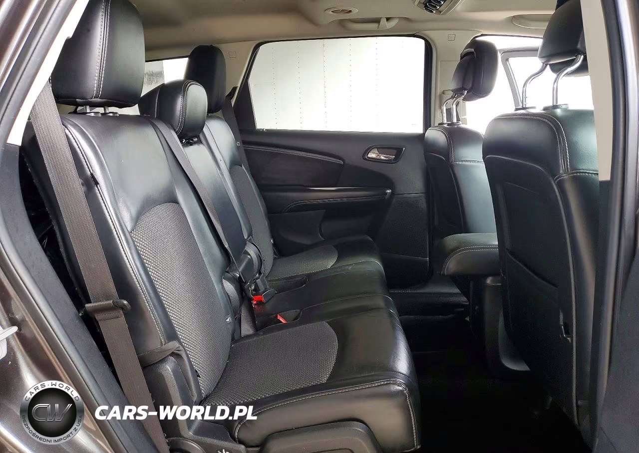 2020 Dodge Journey Crossroad VIN:3C4PDCGB4LT271243 - 10