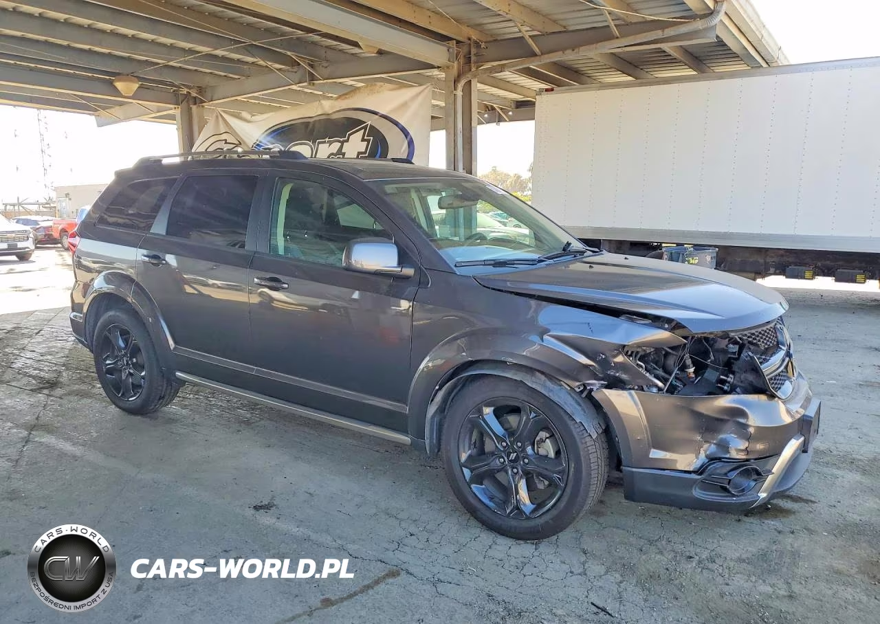 2020 Dodge Journey Crossroad VIN:3C4PDCGB4LT271243 - 4