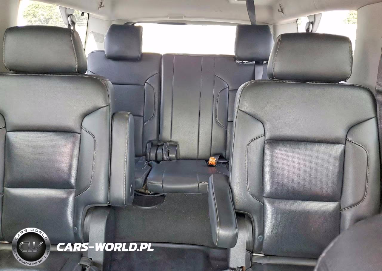 2019 Chevrolet Suburban C1500 Premier VIN:1GNSCJKC1KR306675 - 10