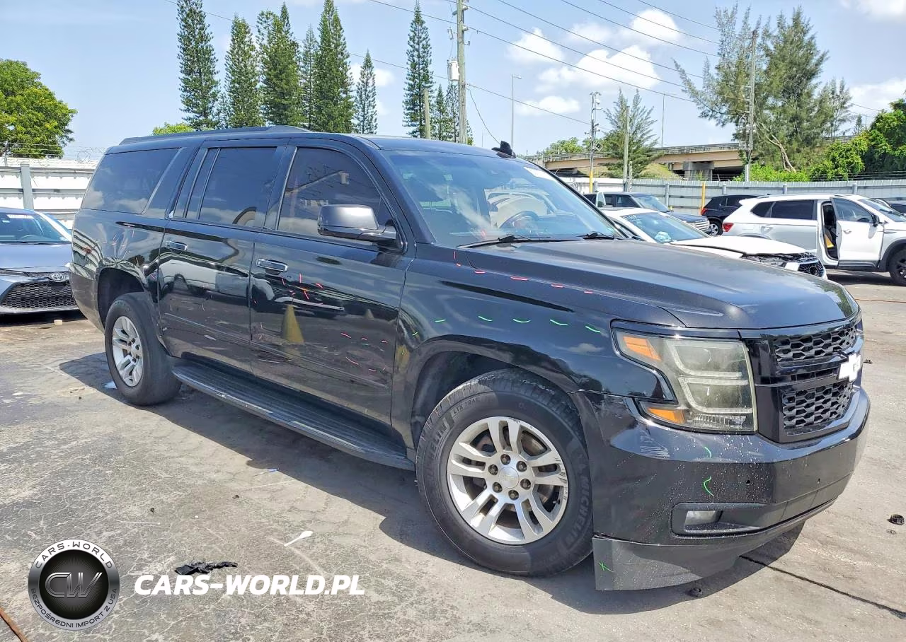 2019 Chevrolet Suburban C1500 Premier VIN:1GNSCJKC1KR306675 - 4
