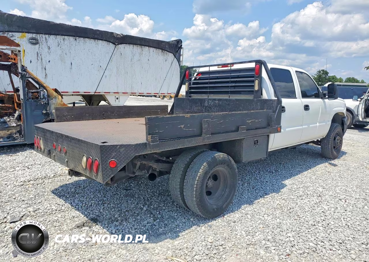 2004 Chevrolet Silverado K3500 VIN:1GCJK33284F223001 - 3