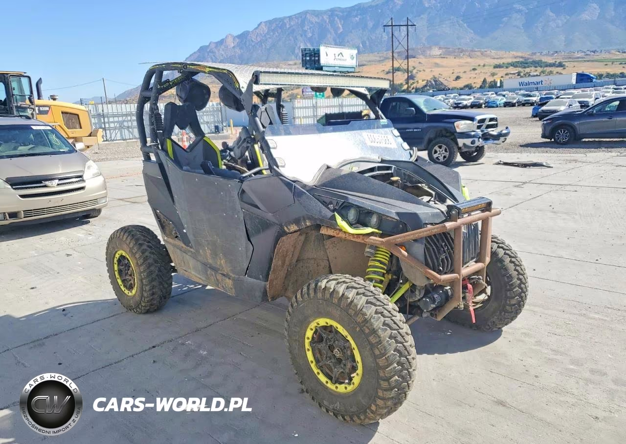 2015 Can-Am Maverick Utility Vehicle