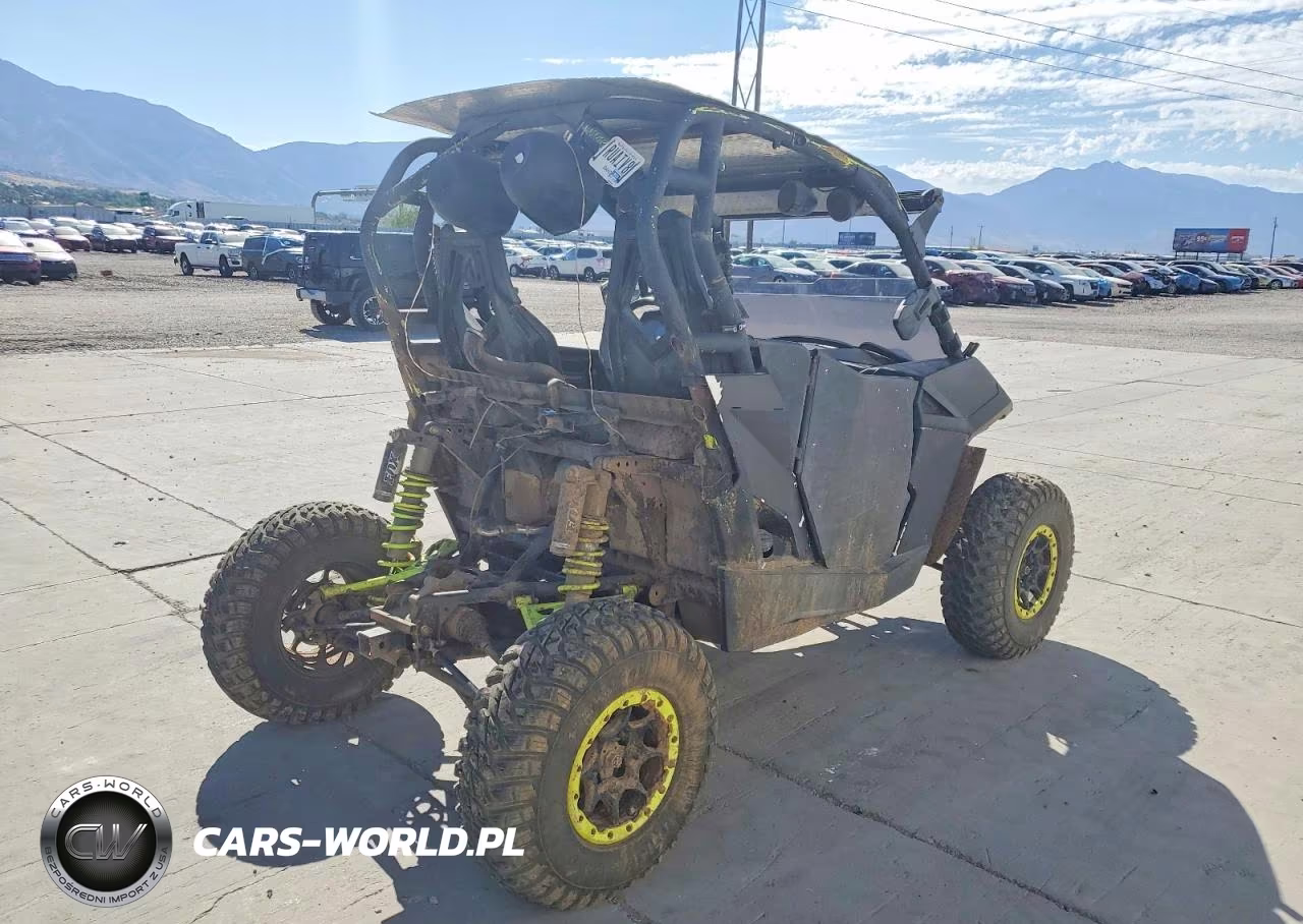 2015 Can-Am Maverick Utility Vehicle VIN:3JBPDAR29FJ001140 - 4