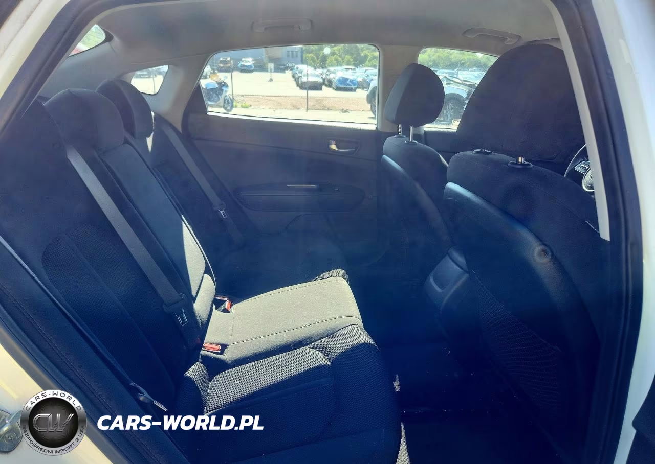2019 Kia Optima Lx VIN:5XXGT4L34KG374048 - 10