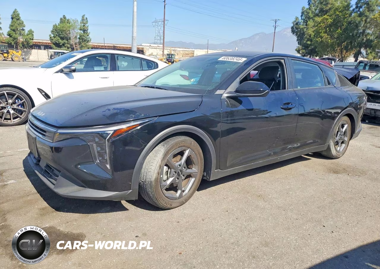 2025 Kia K4 Lxs VIN:3KPFT4DE3SE033017 - 1