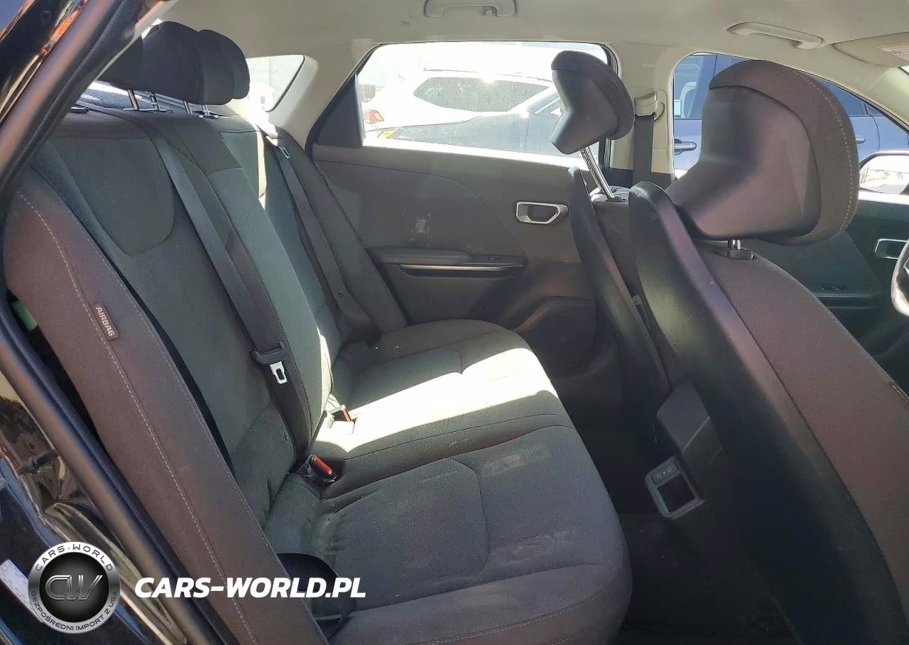 2025 Kia K4 Lxs VIN:3KPFT4DE3SE033017 - 10