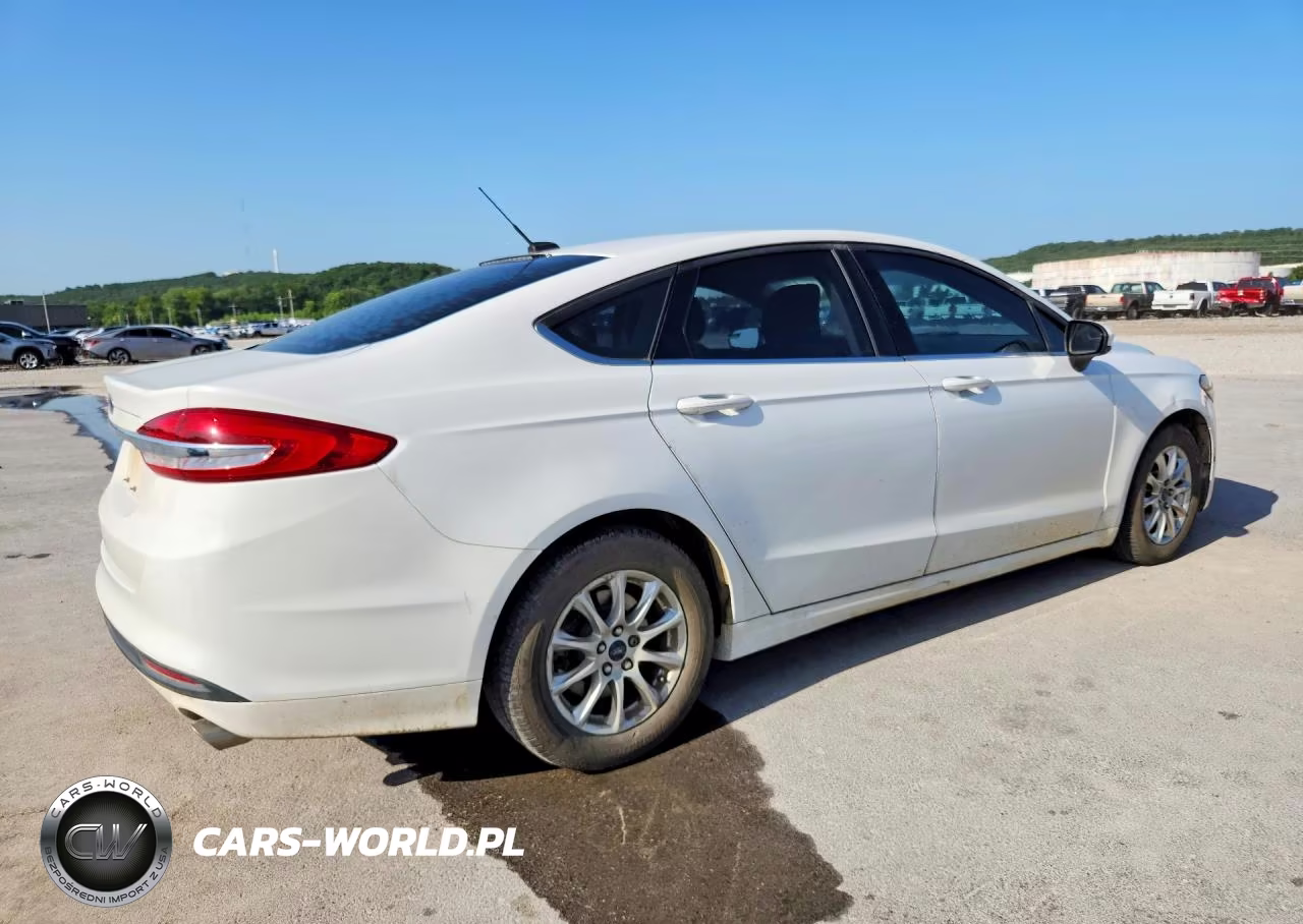 2018 Ford Fusion S VIN:3FA6P0G75JR203563 - 3