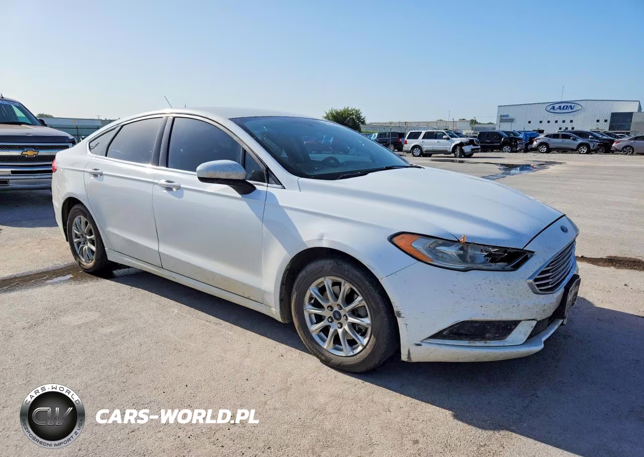 2018 Ford Fusion S VIN:3FA6P0G75JR203563 - 4