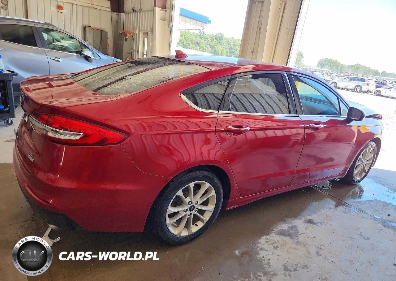 2020 Ford Fusion Se VIN:3FA6P0HDXLR110173 - 3