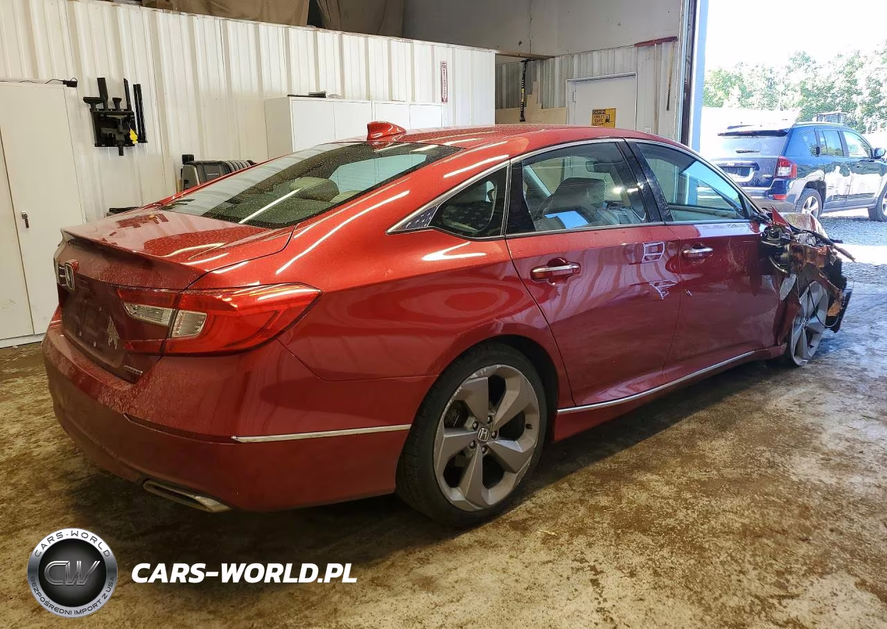 2018 Honda Accord Touring VIN:1HGCV1F93JA039821 - 3