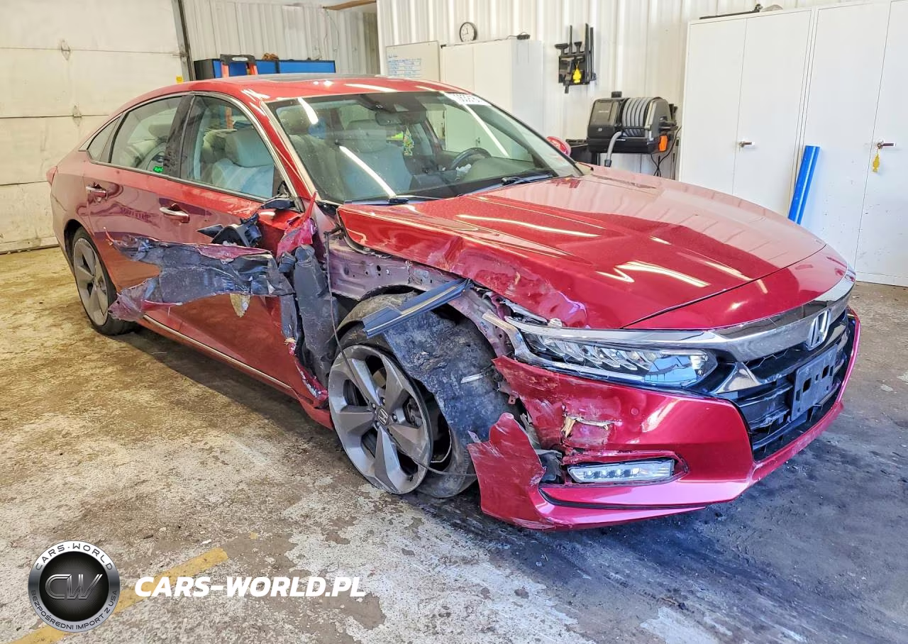2018 Honda Accord Touring VIN:1HGCV1F93JA039821 - 4