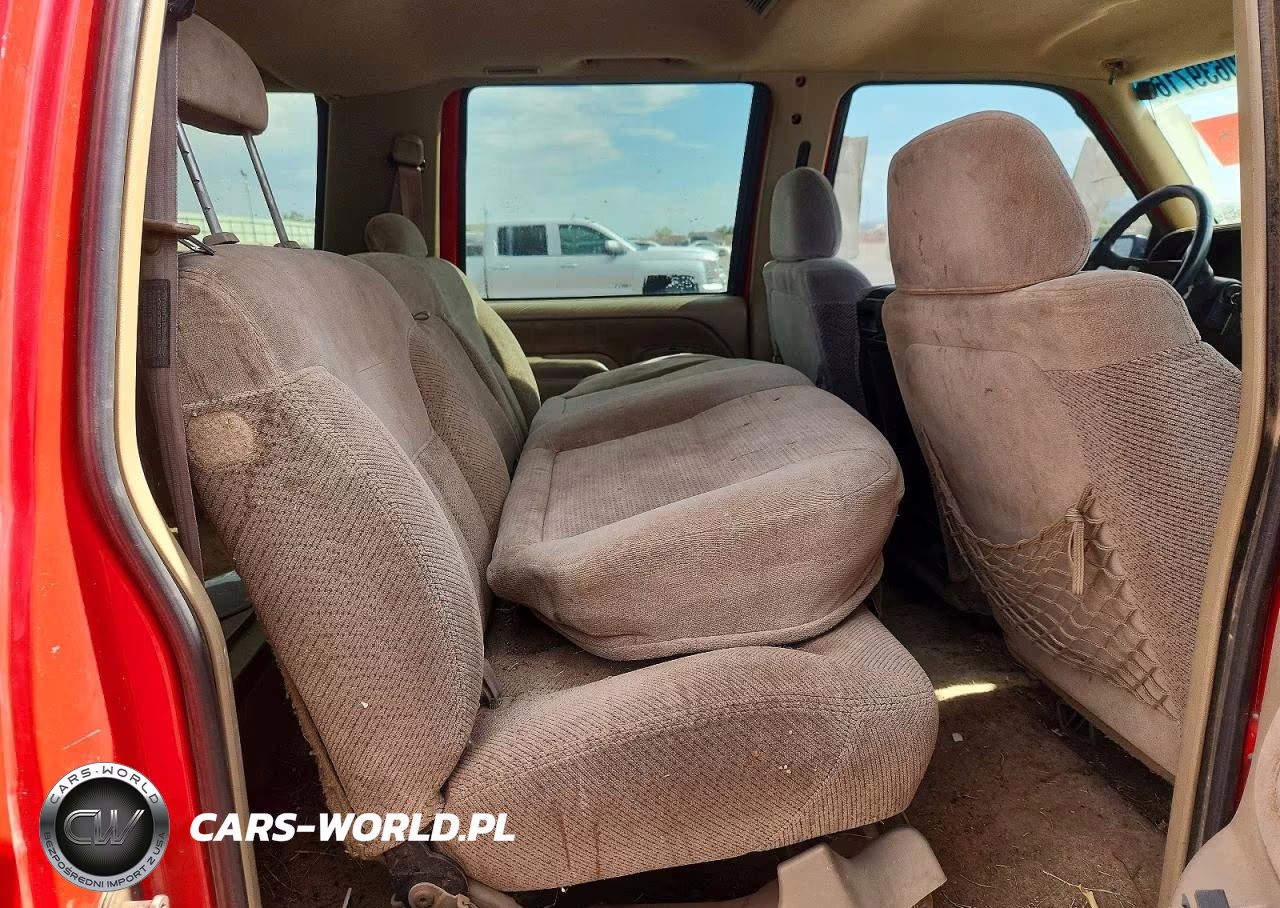 1997 Chevrolet Suburban K1500 VIN:3GNFK16R2VG123003 - 10