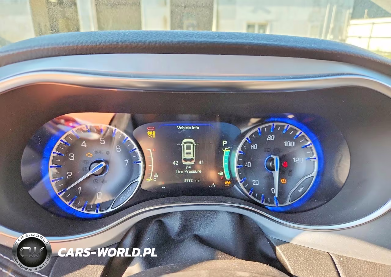 2026 Chrysler Pacifica Limited VIN:2C4RC1GG5TR207047 - 9