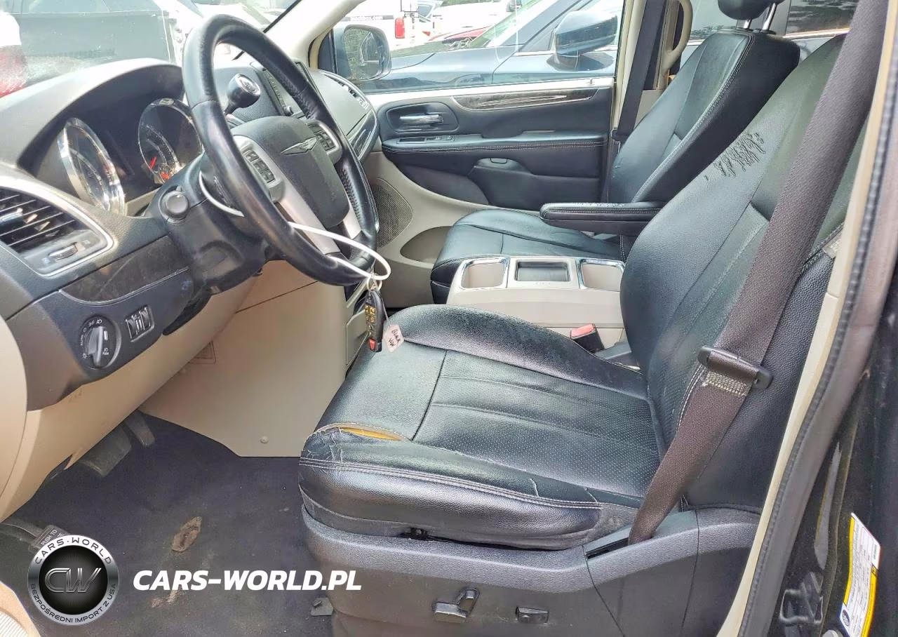 2016 Chrysler Town & Country Touring L VIN:2C4RC1CG5GR158556 - 7