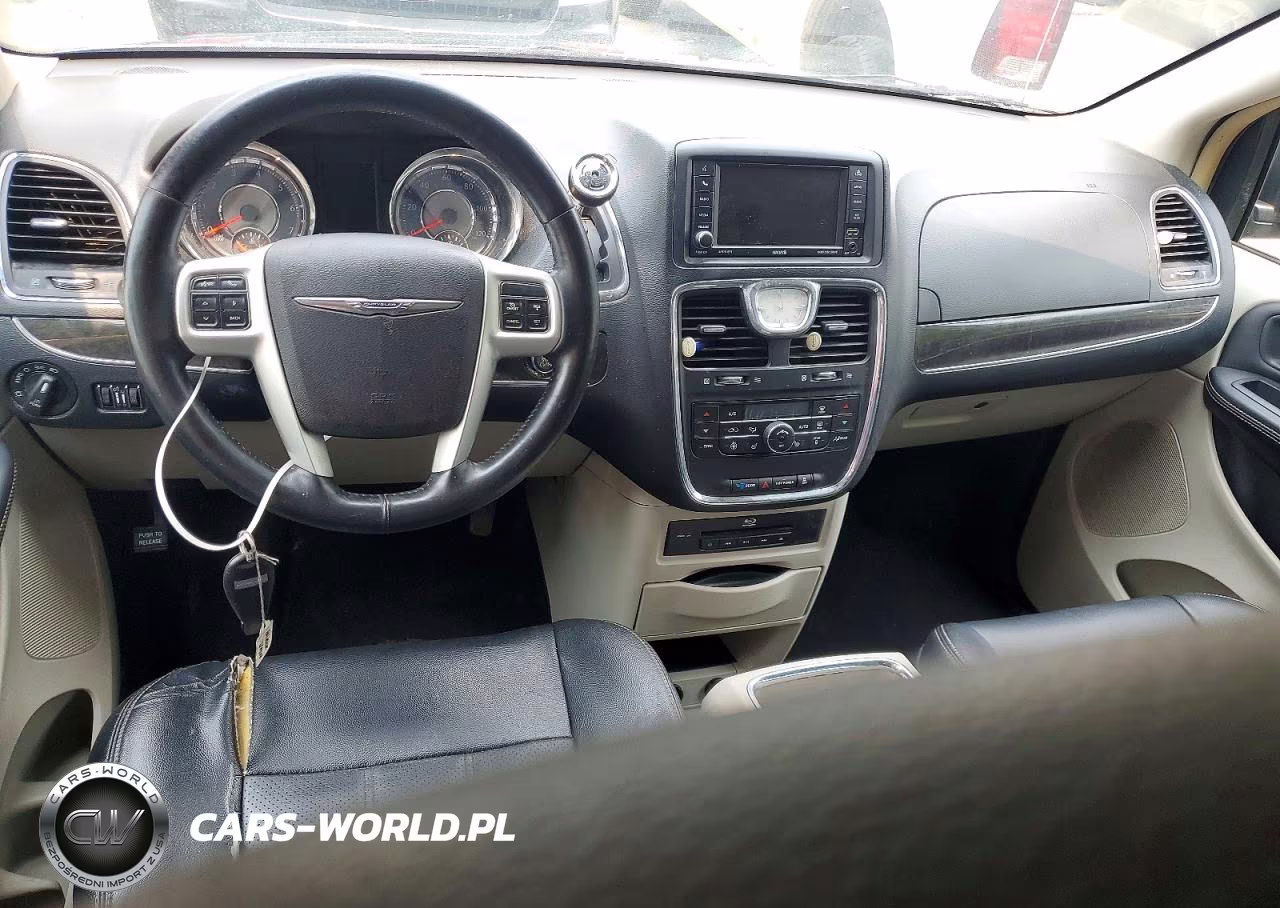 2016 Chrysler Town & Country Touring L VIN:2C4RC1CG5GR158556 - 8